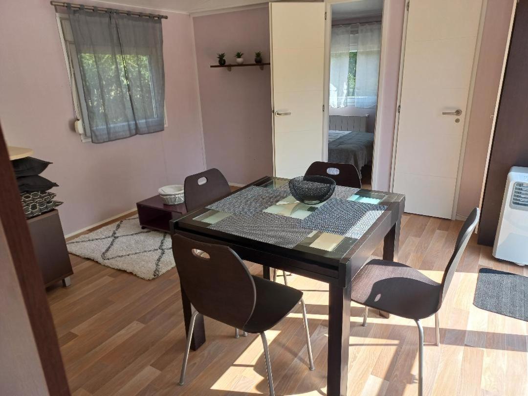 Les Chalets Salineens Salies-du-Salat Zewnętrze zdjęcie